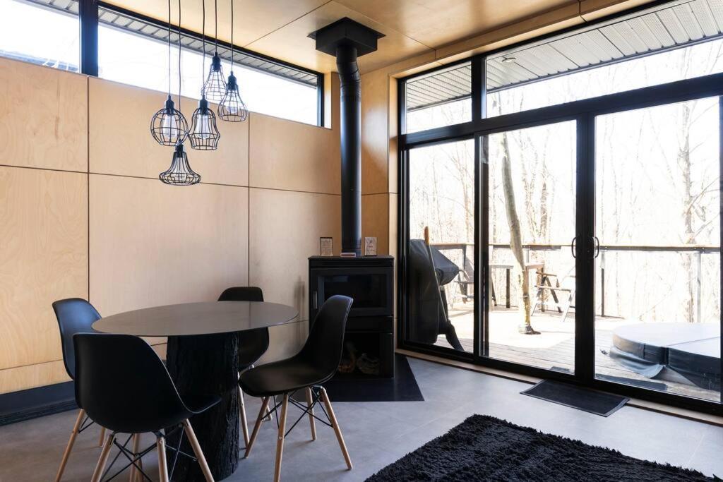 Вилла Cabin Sutton 252 - En Harmonie Avec La Nature! Экстерьер фото